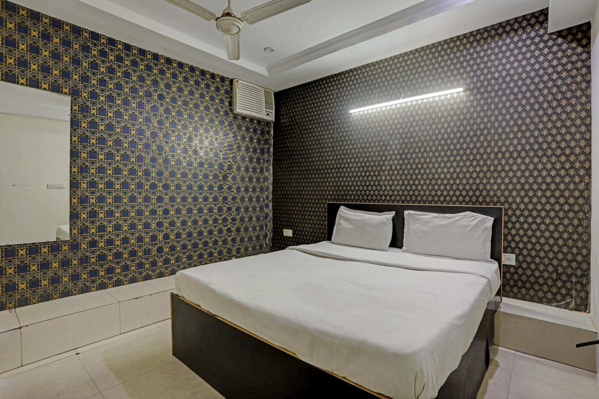 Hotel O Kanak Palace New Delhi Exterior photo
